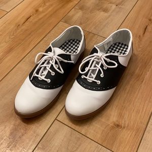Black & White Saddle Oxford Shoes